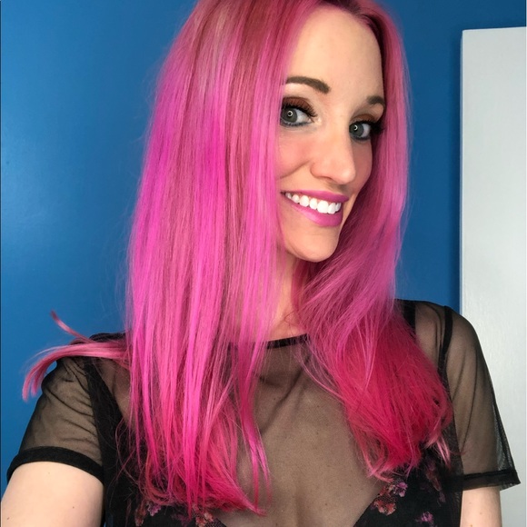 Meet your Posher, Charisse ๐๐ผโโ๏ธโฎ๏ธ๐ - Picture 4 of 16